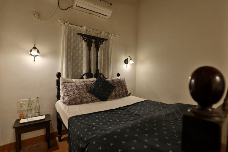 Bedroom 2, Caju Grove - The Big Yellow Goan House, North Goa