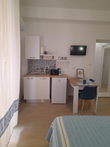 Others 4, Beach Rooms 1 Self Check-in, Sassari