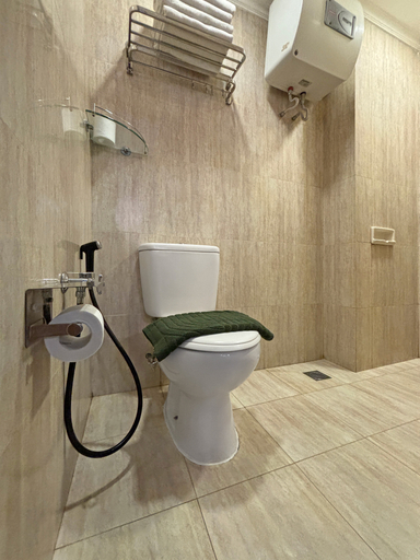 Bathroom 11