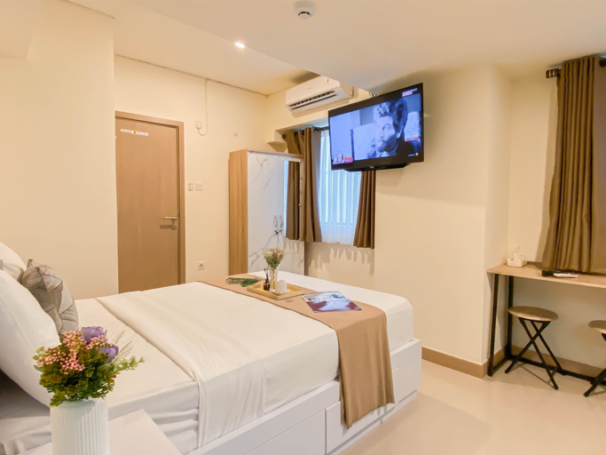 Bedroom 2, Relaxing Studio Room at Meikarta Apartment By Travelio, Cikarang