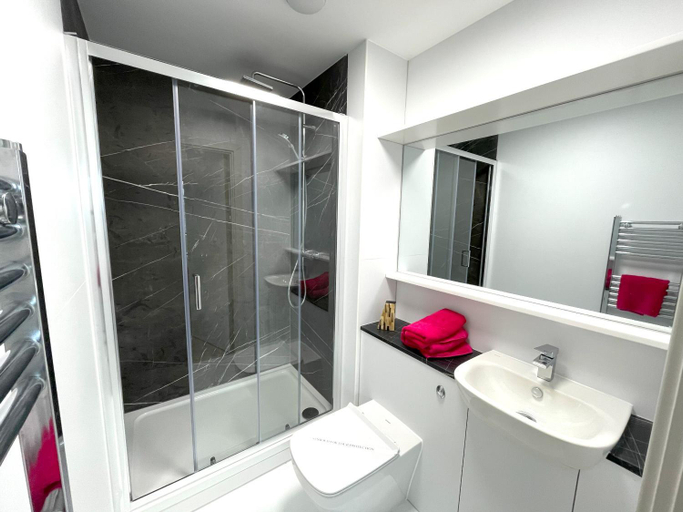 Bathroom 3, The Kaizen, Sandwell
