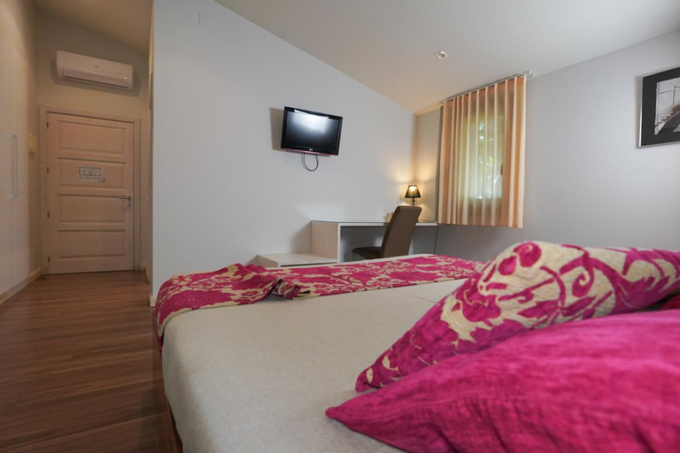 Bedroom 2, Hotel Mas Prades, Tarragona