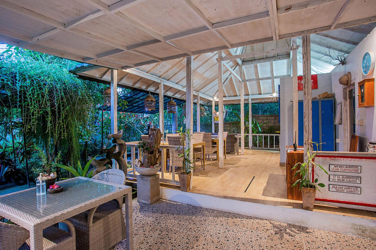 Public Area 3, 221 Garden Cottages, Klungkung