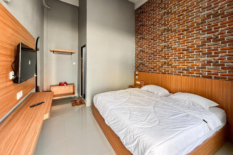 Bedroom 8