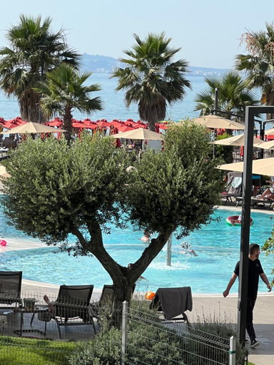 Others 5, Apartments Qerret Golem beachfront, Kavajës