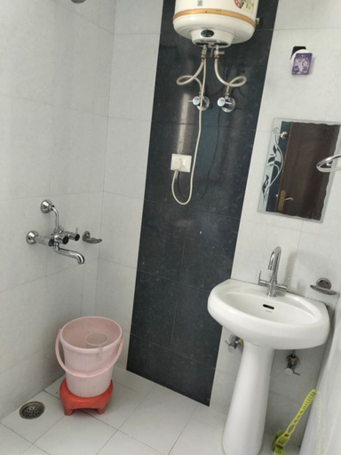 Bathroom 3, Green Forest View Shimla Mountain View, Shimla