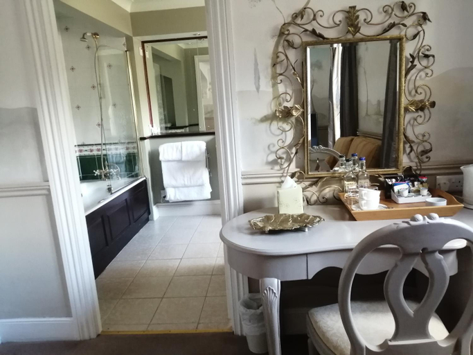 Bathroom 4, The Lake Country House Hotel & Spa, Powys