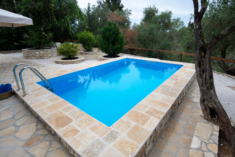 2, Kalokairia Residence, Ionian Islands