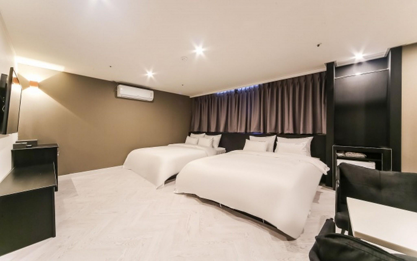 Bedroom 2, Busan Station Maximum Hotel, Dong