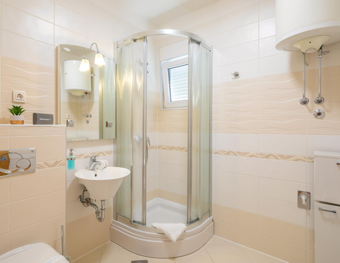 3, Apartments Teo - Center with Free Parking, Baška Voda