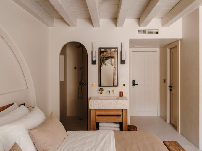 Others 3, Palazzo Caterina, Hvar