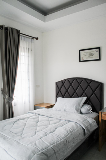 Bedroom 2, Hayy Homestay, Langsa
