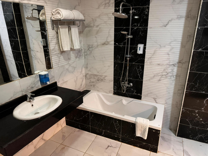 Bathroom, kemzo hotel, Unorganized in Al Jizah