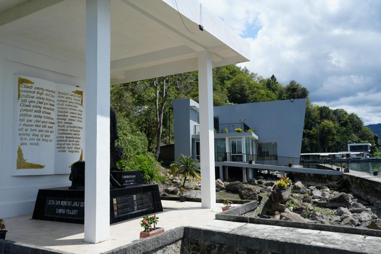 Exterior 4