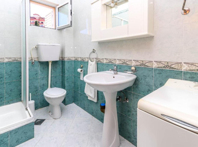Bathroom, Relaxing Apartment on Budva Coastline