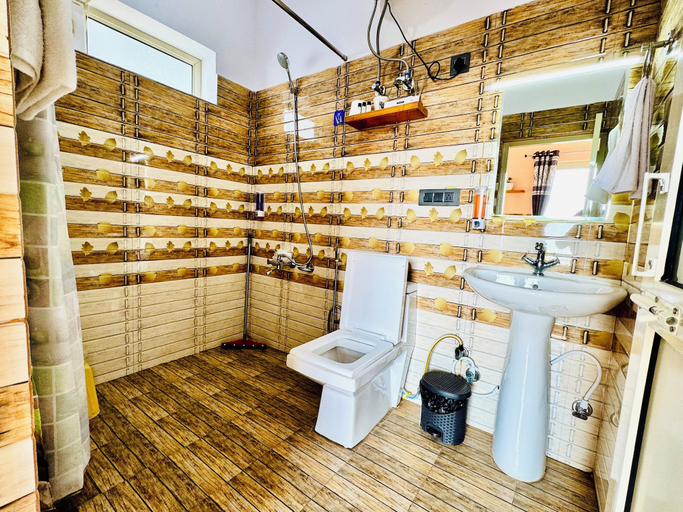 Bathroom 3, Paradise Inn by HBR, Kangra