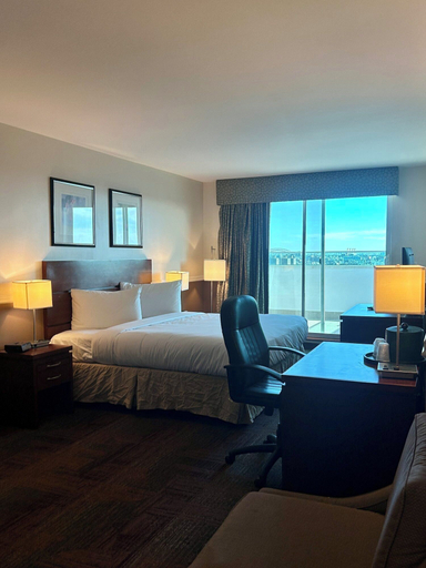 Bedroom 2, LIC Manhattan View Hotel, New York