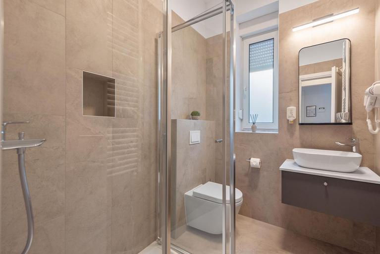 Bathroom 3, BD City Apartments, Zagreb