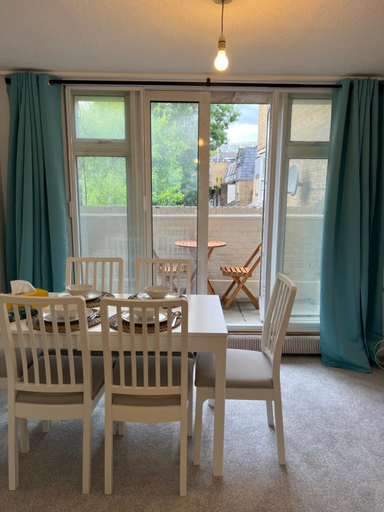 2, Lovely Entire Flat with Private Balcony in Euston-Central London, London