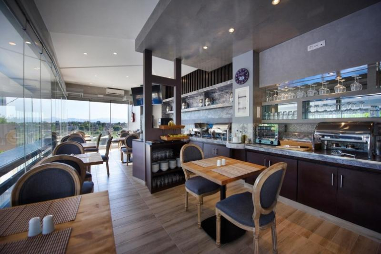 Food & Drinks 5, ANGELO DEL'ARTE ESTATE, Ionian Islands