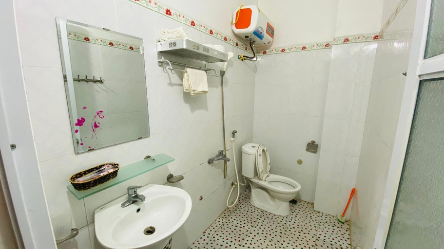 Bathroom 2, Khach san Viet Hoang - Thi tran Bao Lac, Bảo Lạc