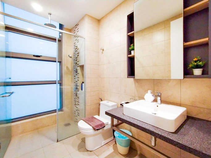 Bathroom 10