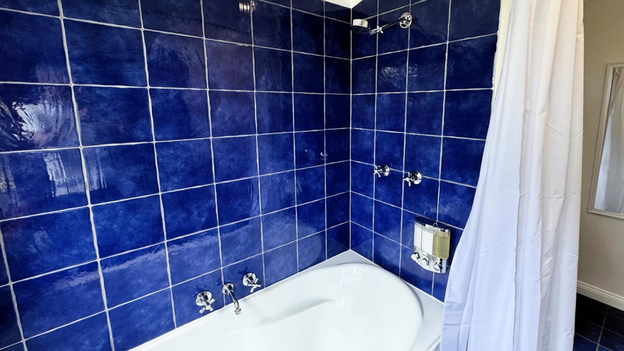Bathroom 3, Heaven in the Hills Retreat, Caloundra - Hinterland