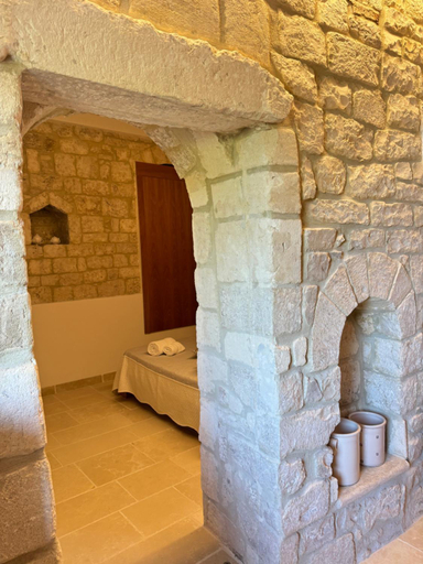 Others 2, Altemura Suites, Bari