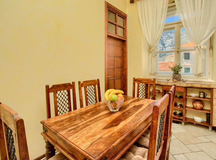Others 4, Kotor Old Town Charm Apartment