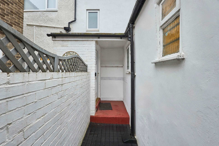 Room 3, Host Stay Queen Street Apartment, Northumberland