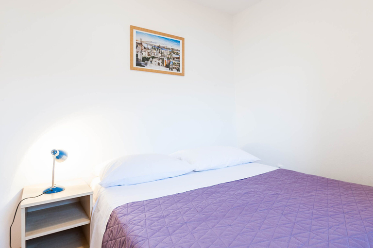 Bedroom 3, Cozy Apartments in Zadar With Sea and Mountain Views, Posedarje