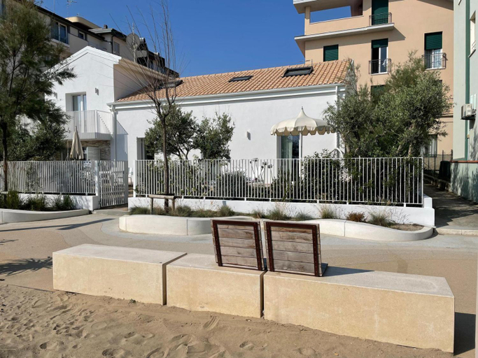 Exterior view 2, VILLA LE AGAVI Luxory Beach Surfhouse, Rimini