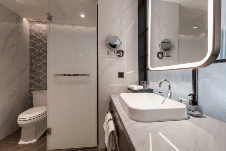 Bathroom 5, Shanghai Hotel, Shenzhen
