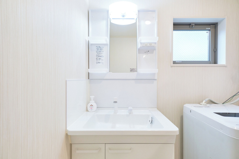 Bathroom 3, Sunny Court by Tranova, Katsushika
