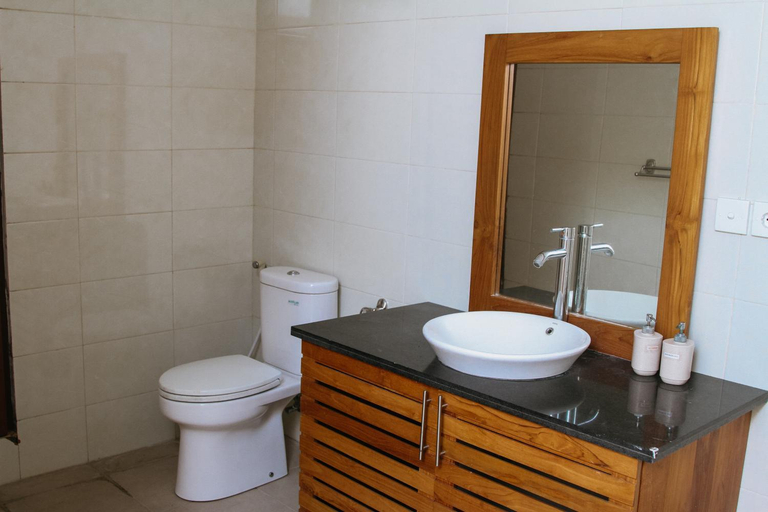 Bathroom 11