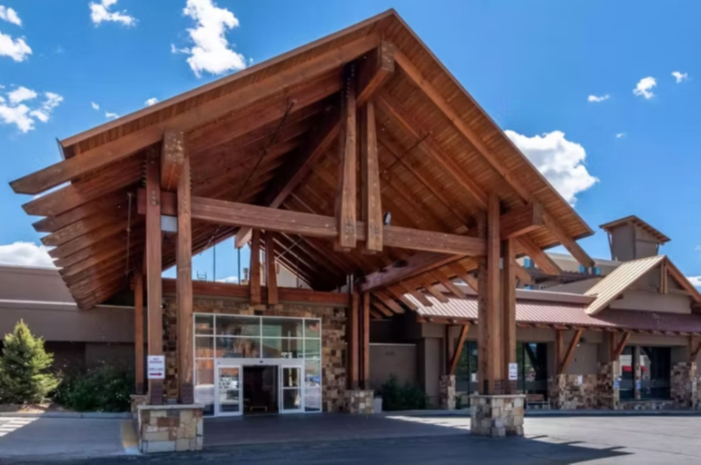 Exterior & Views, White Peak Hotel, Summit