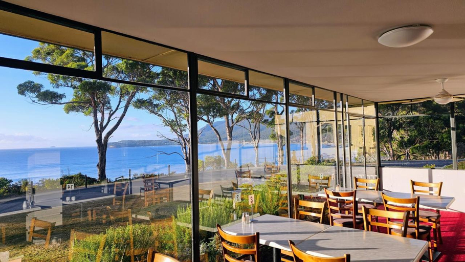 Food & Drinks, Lufra Hotel and Apartments, Tasman