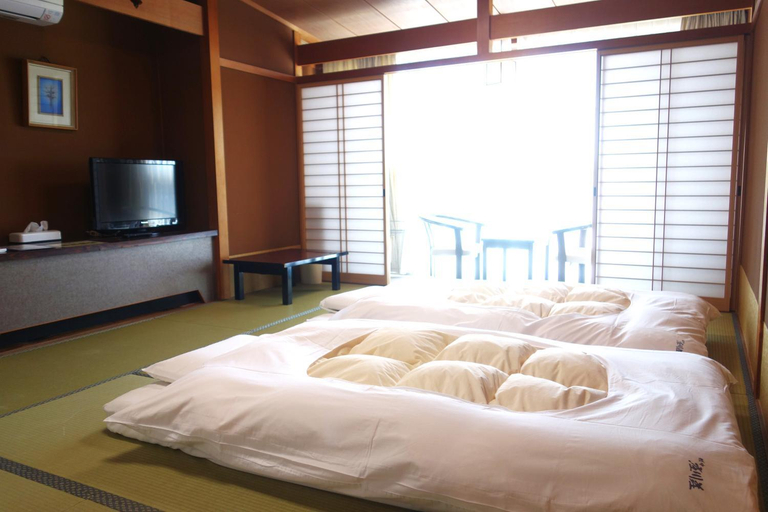 Bedroom 2, 도나미노 쇼가와소우 이치만테이(Tonamino Shogawaso Ichimantei), Tonami