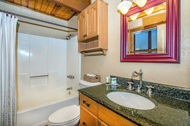 Bathroom, 88 Acres Cottage in Big Bear w HotTub, San Bernardino