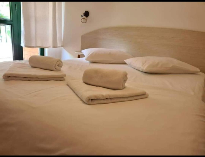 Others 5, Pensiunea Casa Dimitrios-Baile Herculane -Casa Boema cu vedere la munte apa atmosfera intima, Baile Herculane
