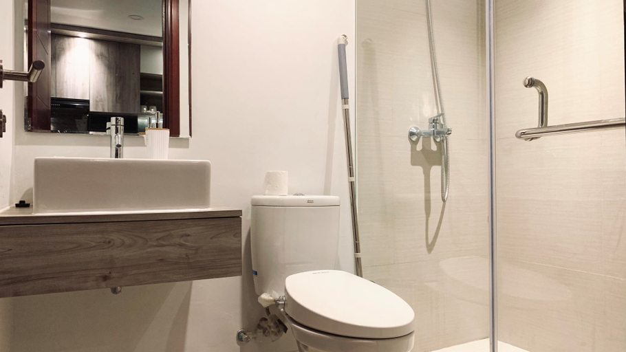 Bathroom 8