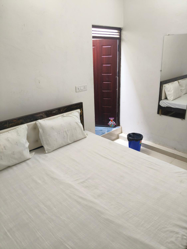2, Rameshwar Dham Andhra Bhavan, Sitapur