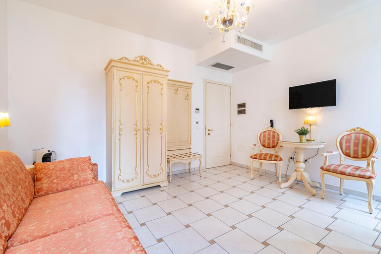 Others 4, Casa Marsilli, Venezia