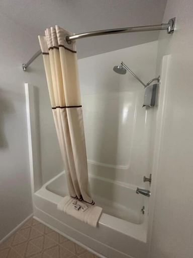 Bathroom, The Fossil Butte Motel, Lincoln
