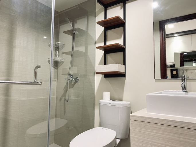 Bathroom 25