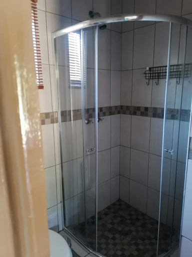 Bathroom 4, Sol & Sombra Guesthouse, Ehlanzeni