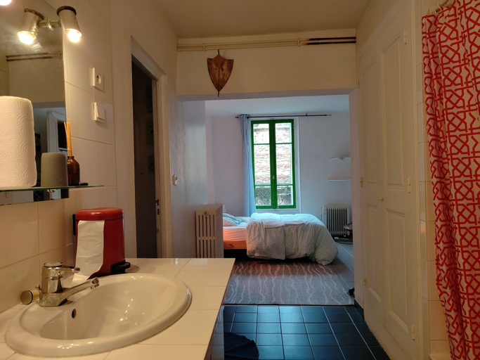 Bathroom 5, Maison de ville quartier de France Vichy, Allier