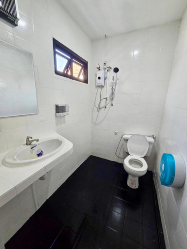 Bathroom 19