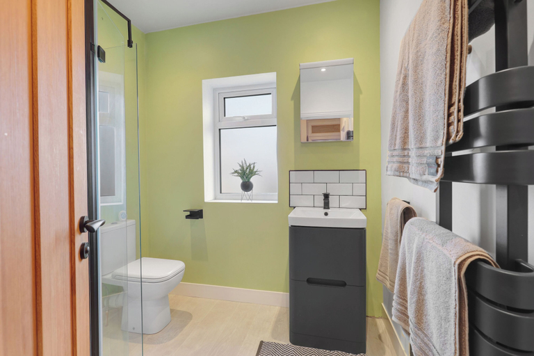 Bathroom, Gilesgate Apartment- North East Escapes, Northumberland