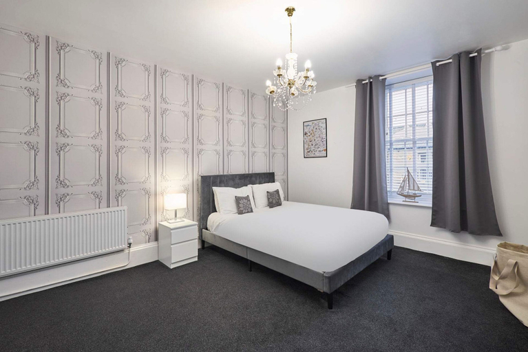 Room 4, Host Stay Queen Street Apartment, Northumberland